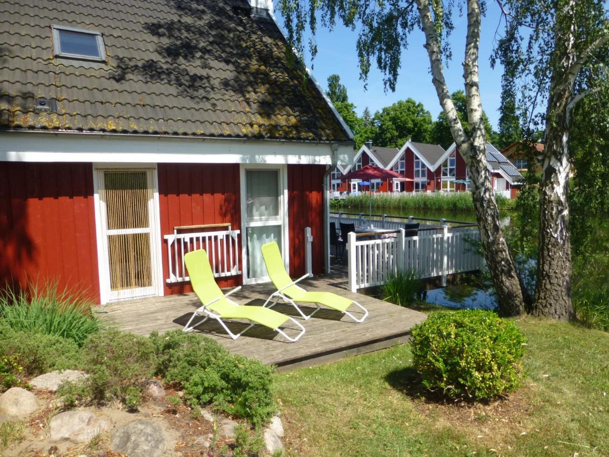 Ferienhaus mit Wasserterrasse (6 Erwachsene + 1 Kind)